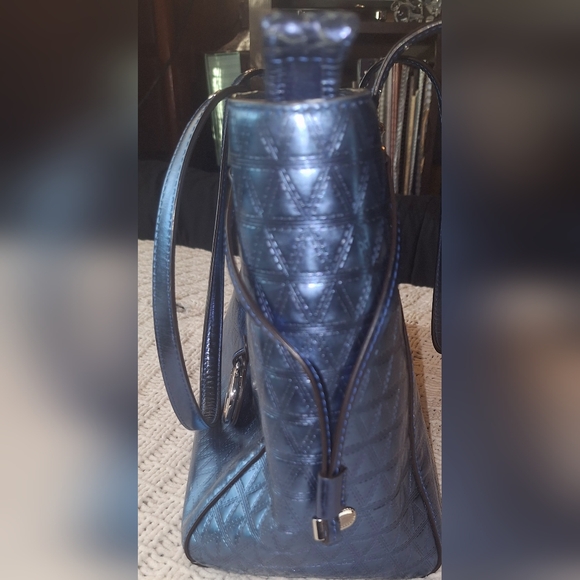 Michael Kors Voyager metallic blue Embossed Leather Large Tote - Picture 4 of 15